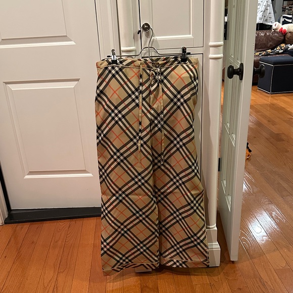 Burberry Pants - Burberry 100% Silk Beige and Black Checkered Wide-Leg Trousers w/Cuffs